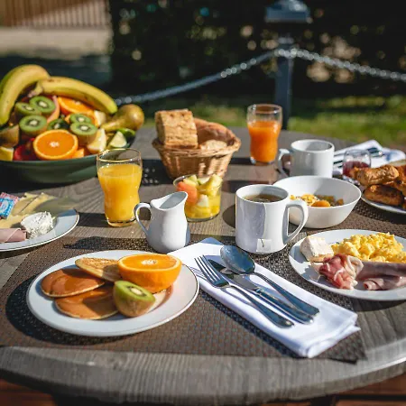 Domaine De 3* Roiffé