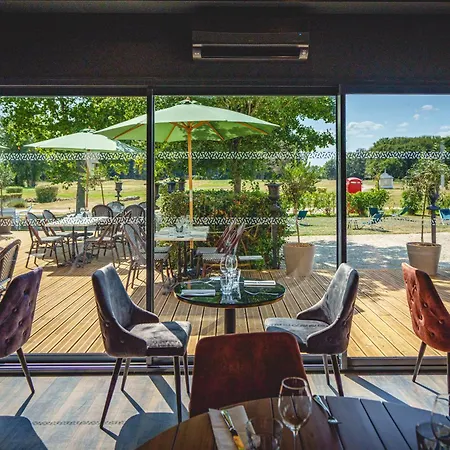 Domaine De 3* Roiffé