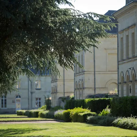 Domaine De 3*