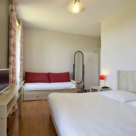 Domaine De 3* Roiffé